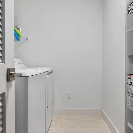 Luxury Calypso Tower 3! Free Beach Chair Service For 4! By Dolce Vita Getaways Pcb Panama City Beach Exterior photo
